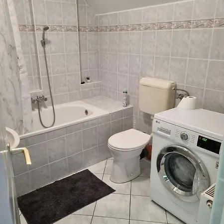 Korteszirom Apartment Eger